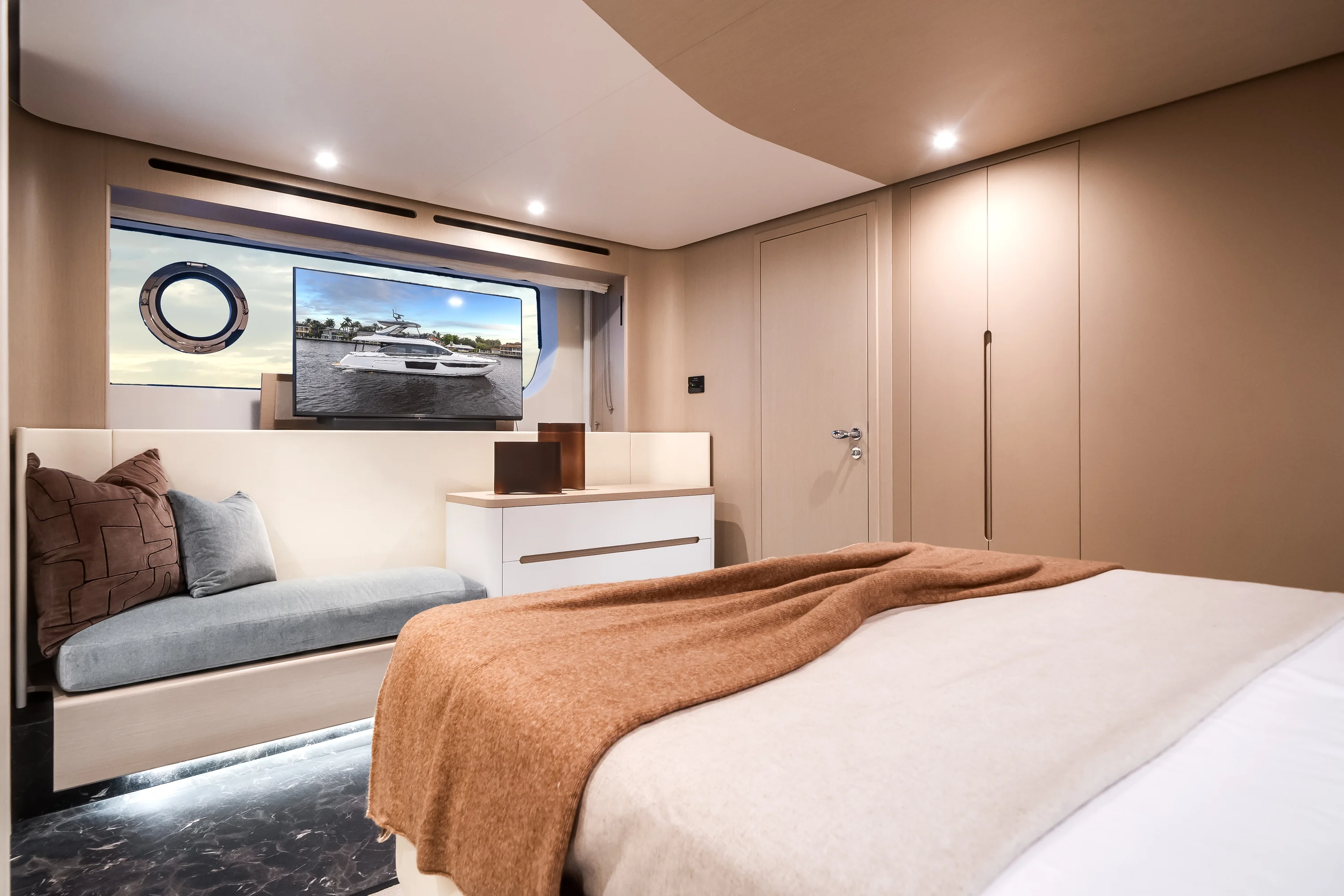 2025 Azimut Fly 68 Image Thumbnail #27