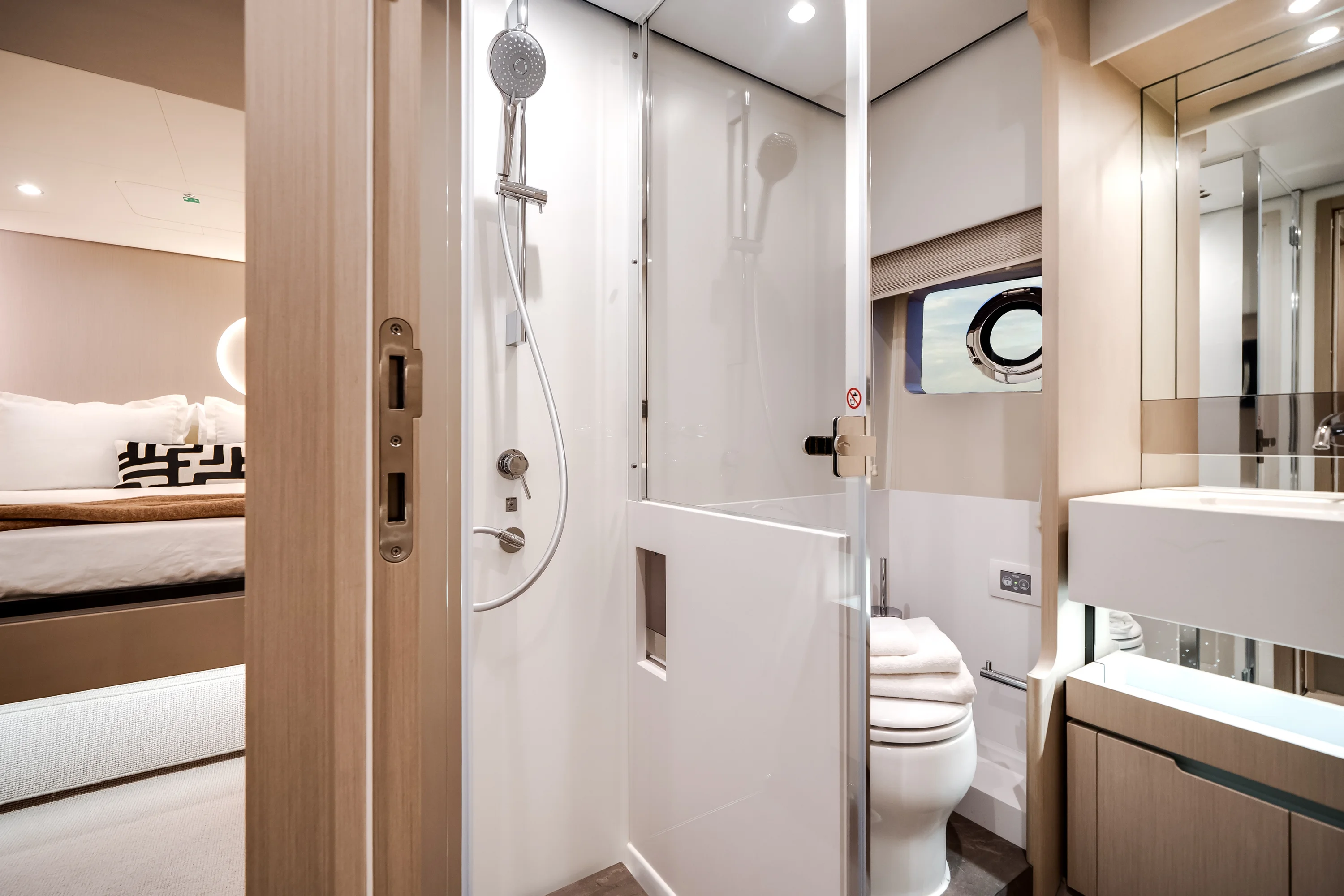 2025 Azimut Fly 68 Image Thumbnail #21