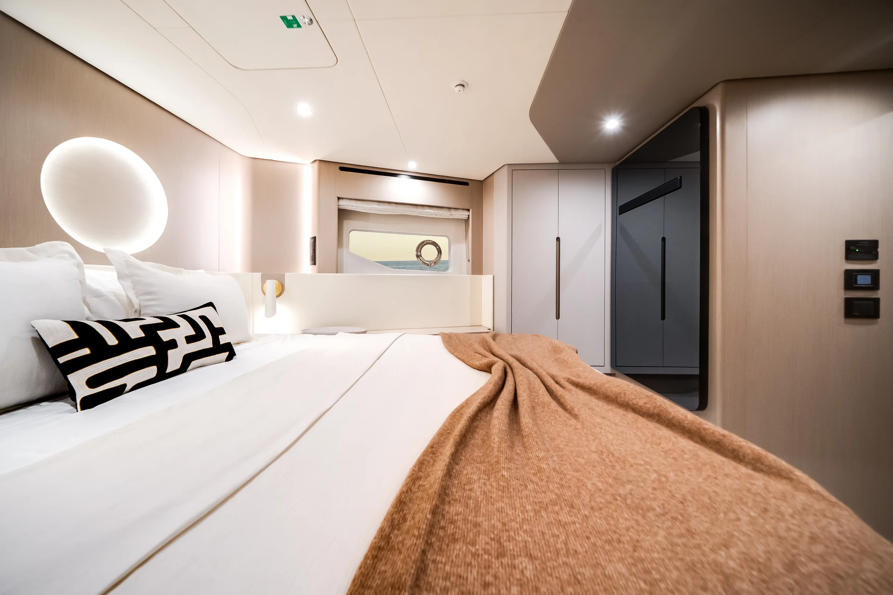 2025 Azimut Fly 68 Image Thumbnail #16