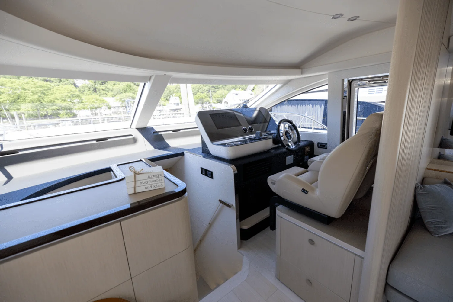 2025 Azimut Fly 68 Image Thumbnail #27