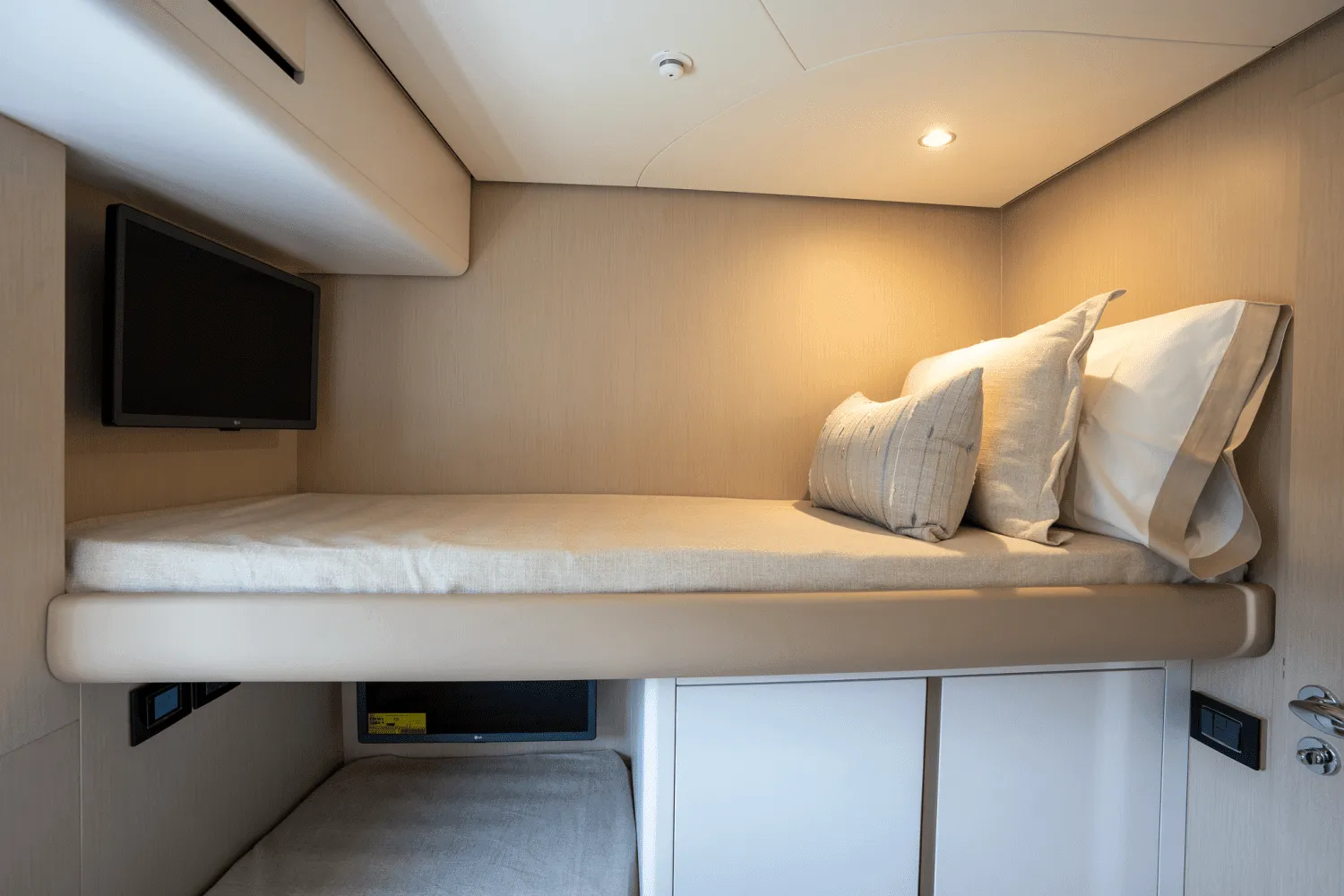 2025 Azimut Fly 68 Image Thumbnail #34