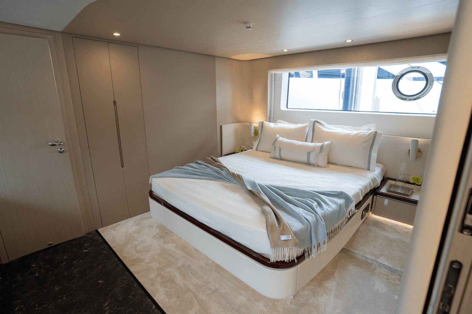 2025 Azimut Fly 68 Image Thumbnail #38