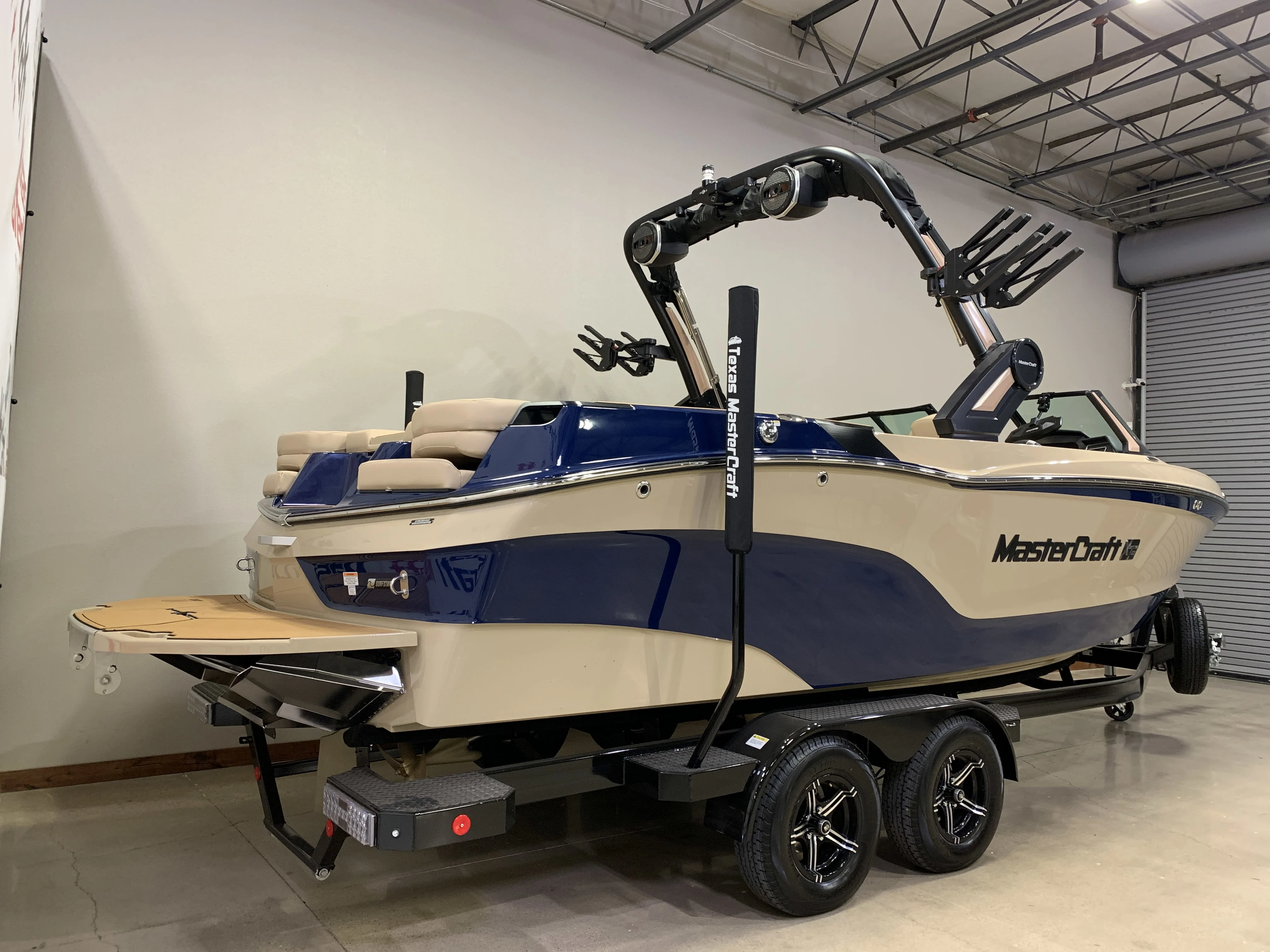 2023 Mastercraft XT23 Image Thumbnail #2