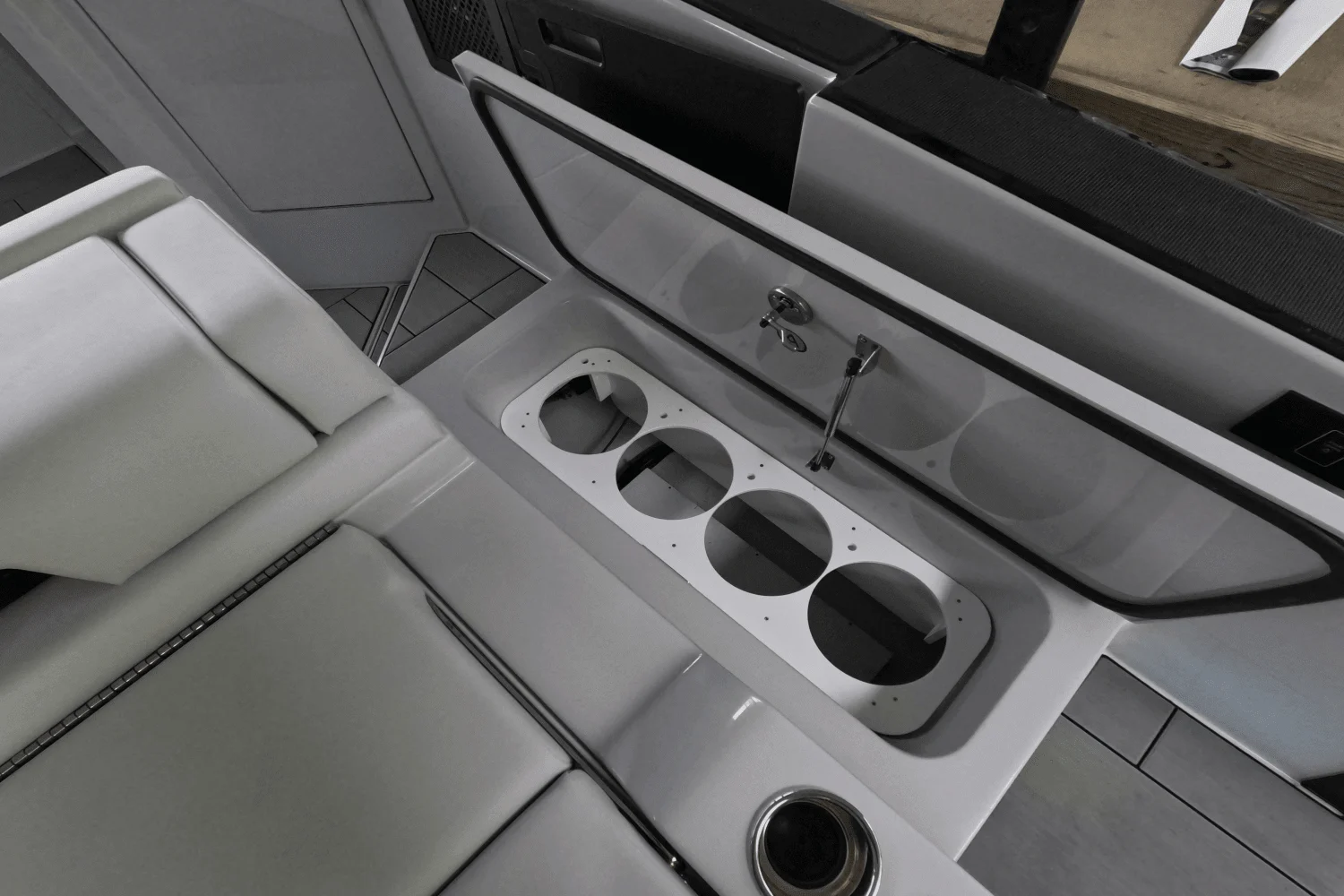 2023 Aviara
                                                             AV36 Outboard Image Thumbnail #39