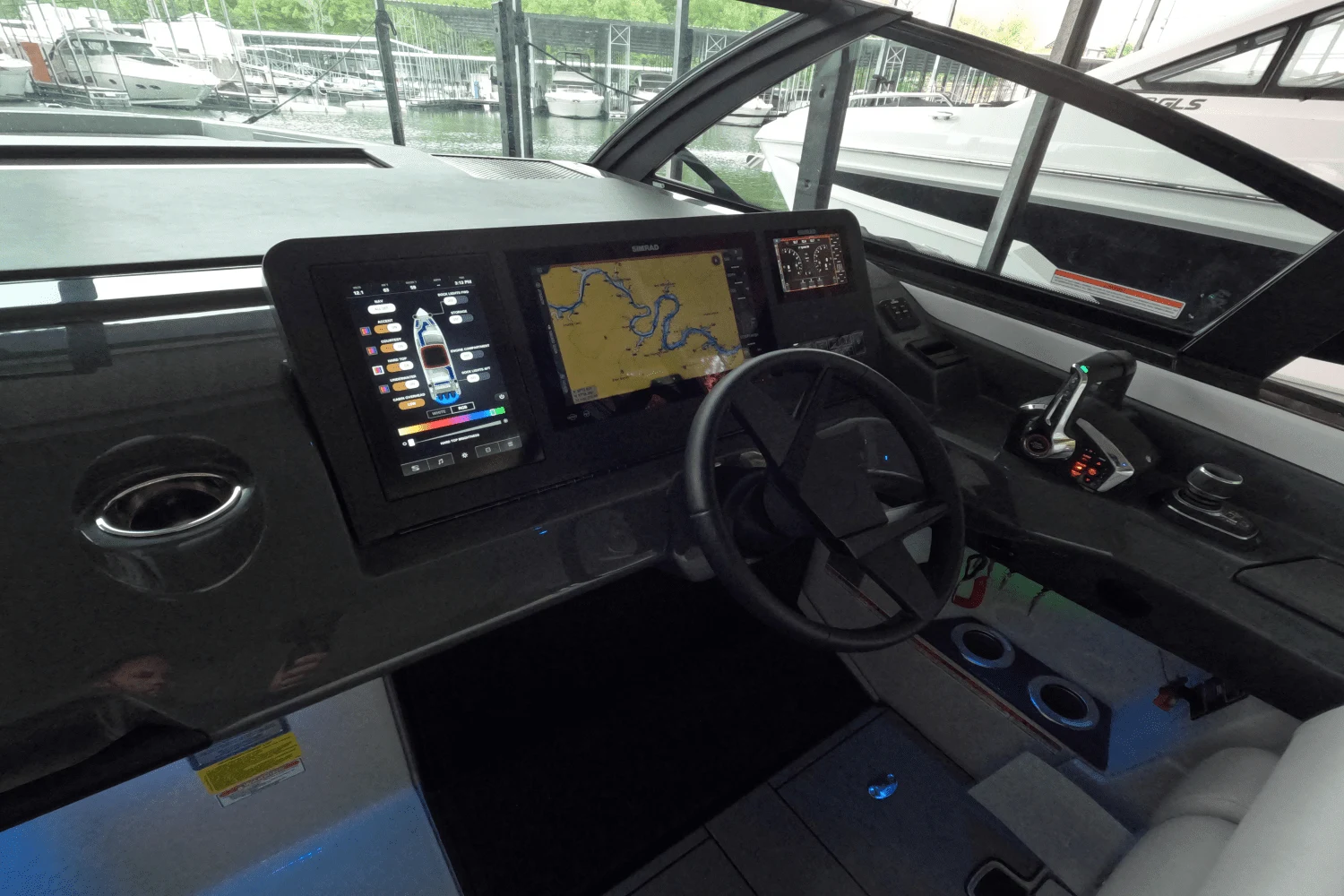 2023 Aviara
                                                             AV36 Outboard Image Thumbnail #11