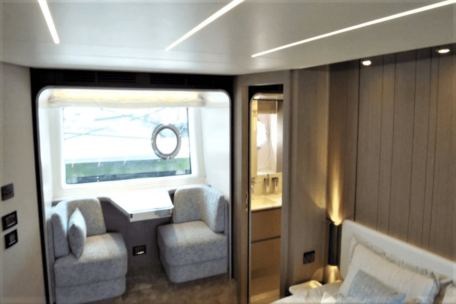 2023 Azimut
                                                             Fly 72 Image Thumbnail #26