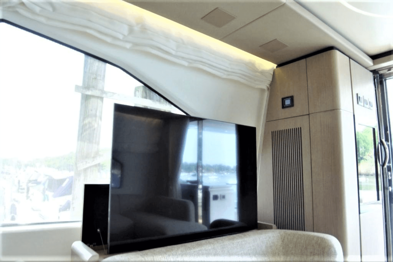 2023 Azimut
                                                             Fly 72 Image Thumbnail #25