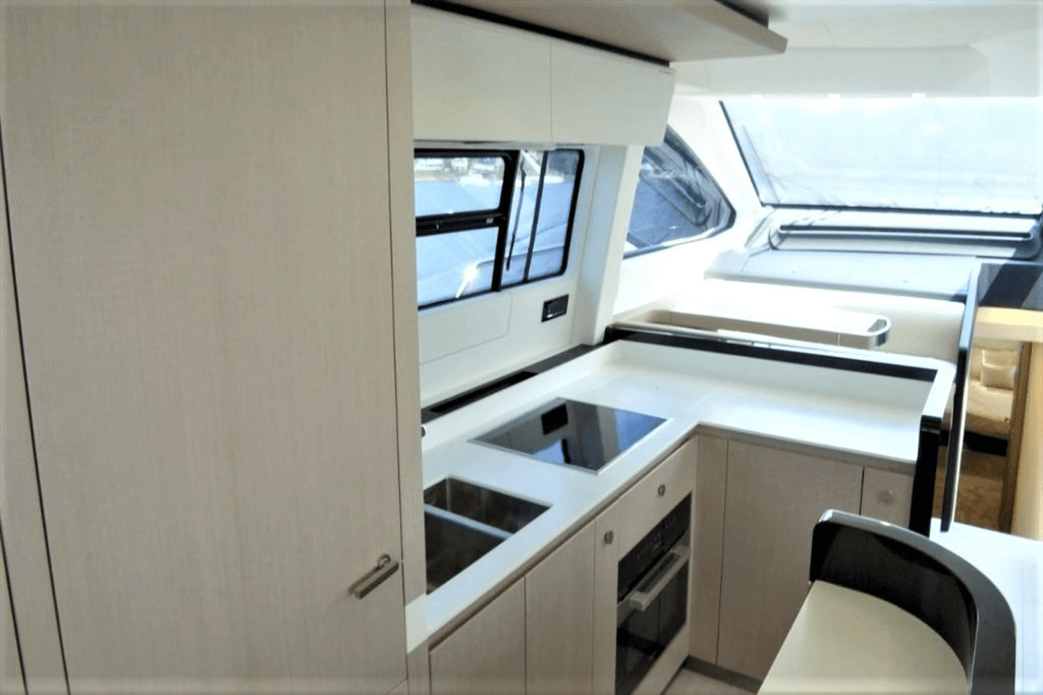 2023 Azimut
                                                             Fly 72 Image Thumbnail #15
