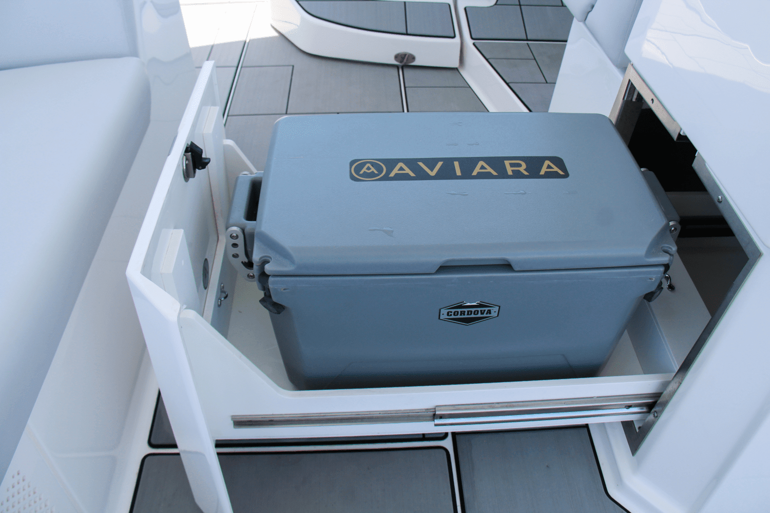 2023 Aviara AV40 Outboard Image Thumbnail #24