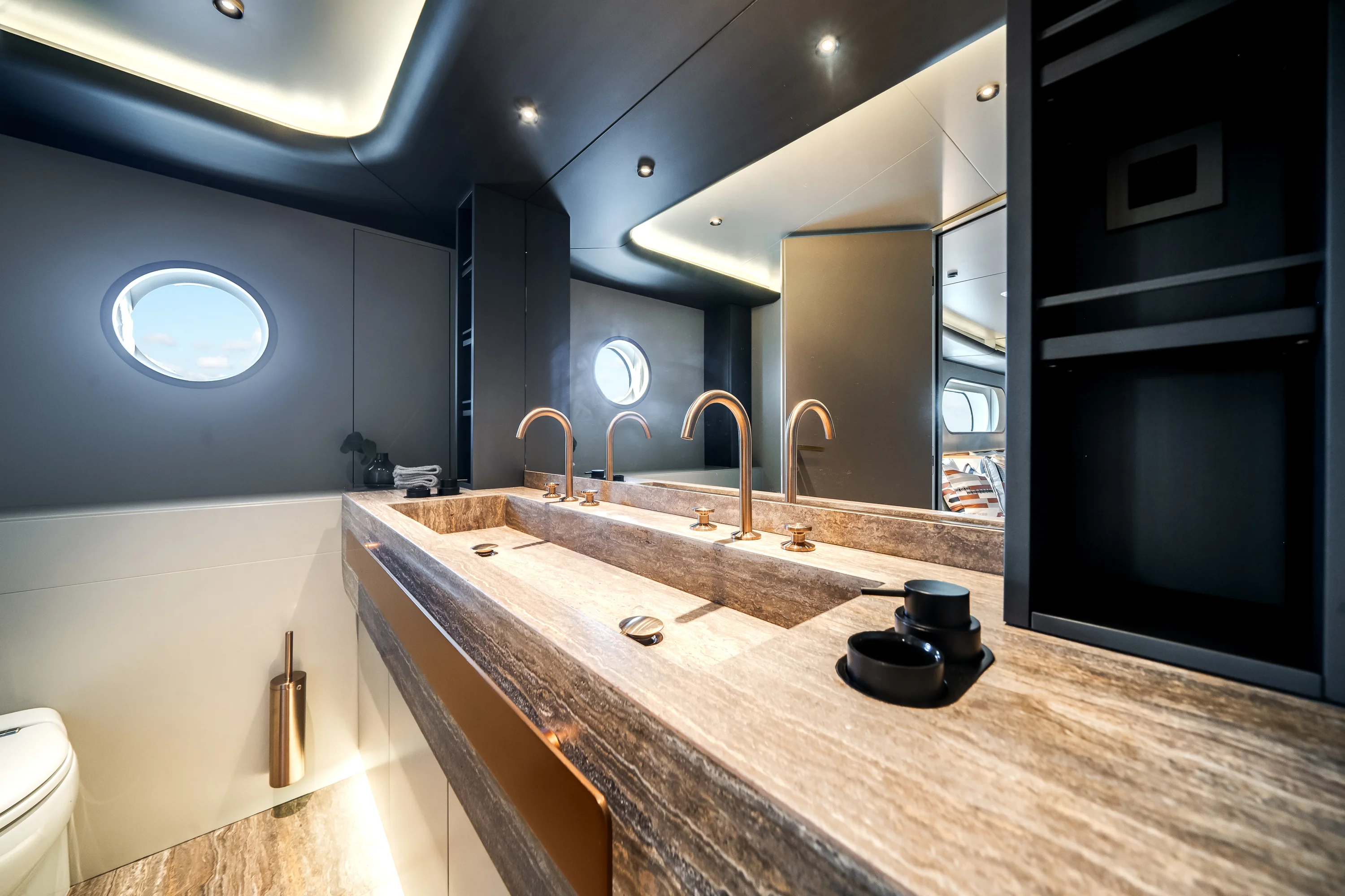 2026 Azimut Magellano 30M Image Thumbnail #35