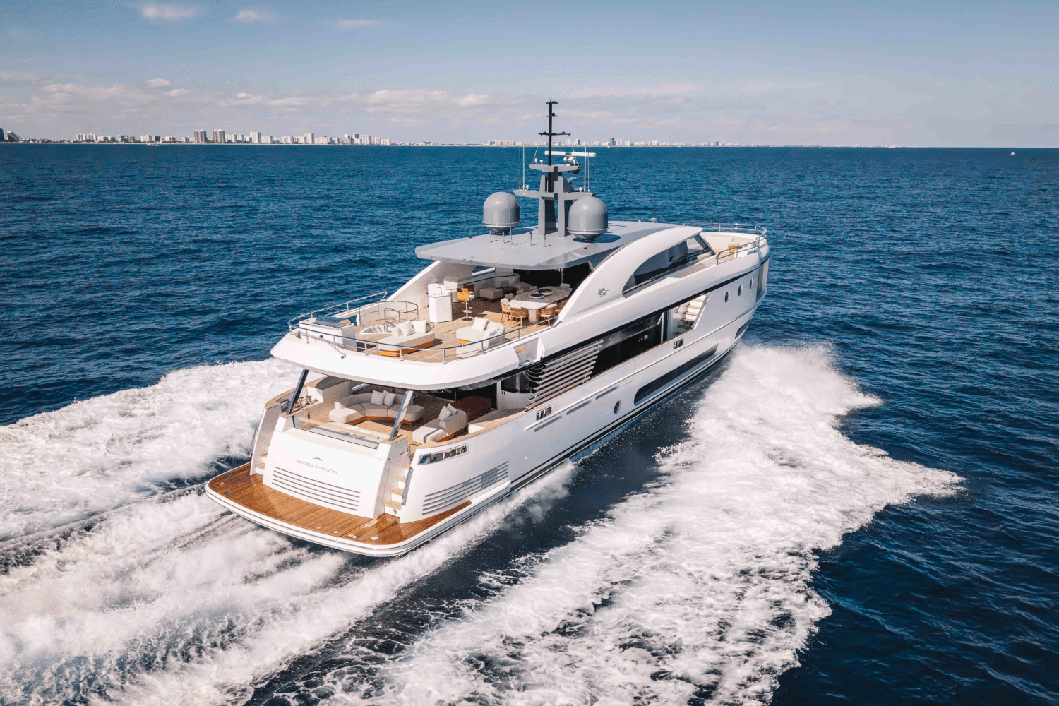 2026 Azimut Magellano 30M Image Thumbnail #3