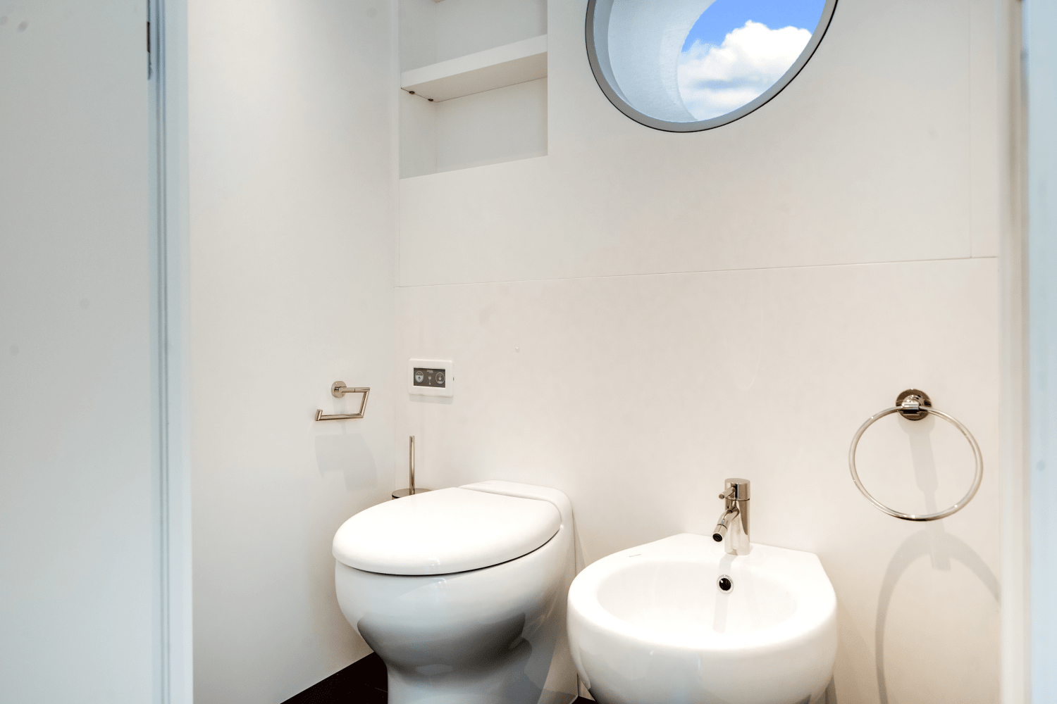 2026 Azimut Magellano 30M Image Thumbnail #23