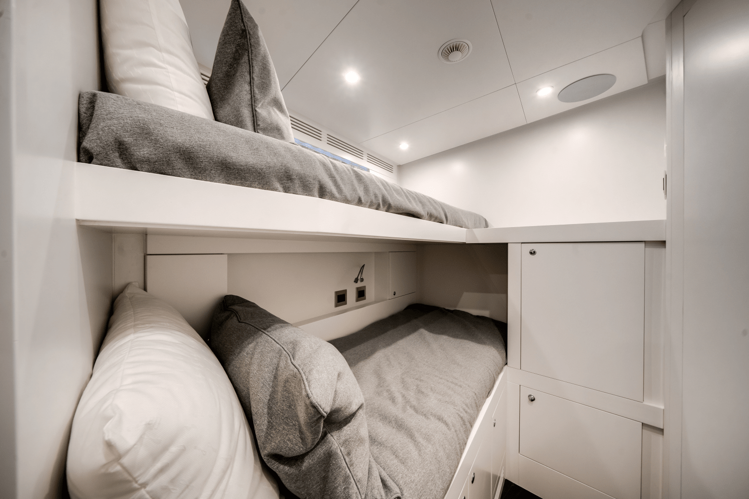 2026 Azimut Magellano 30M Image Thumbnail #62