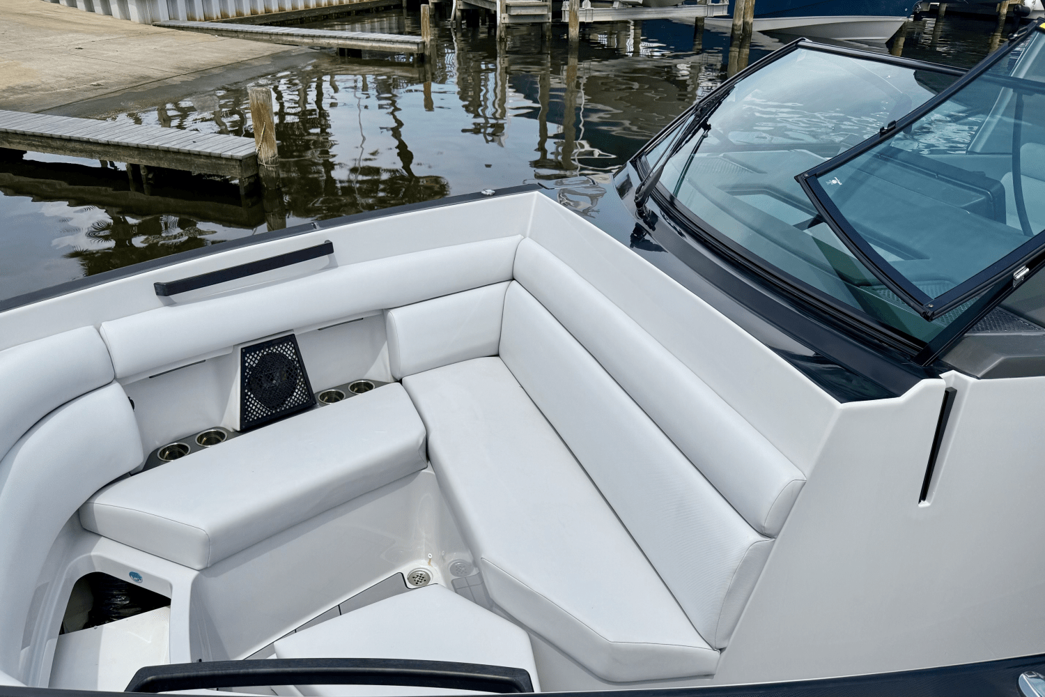 2023 Aviara AV36 Outboard Image Thumbnail #12