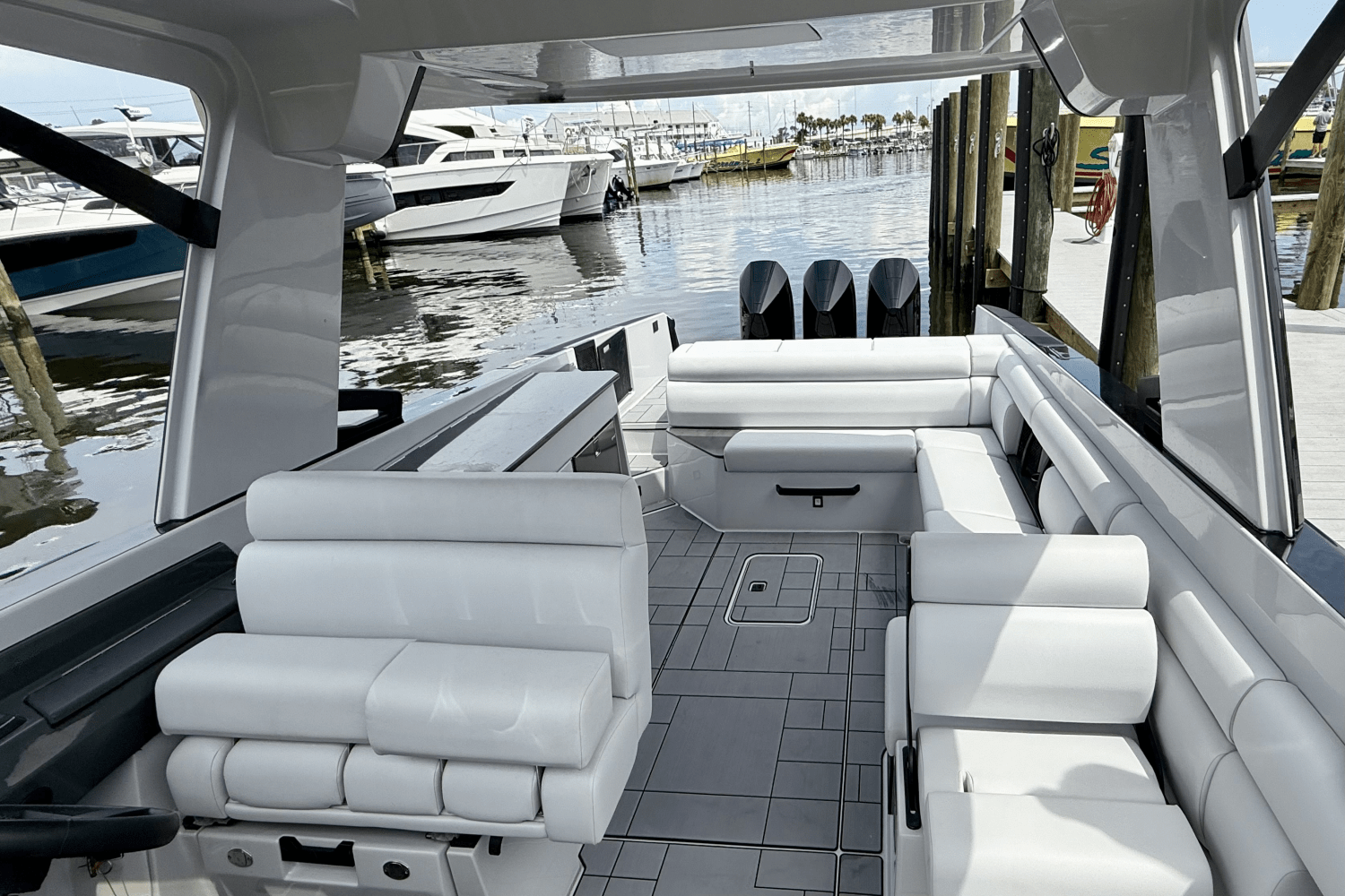 2023 Aviara AV36 Outboard Image Thumbnail #17