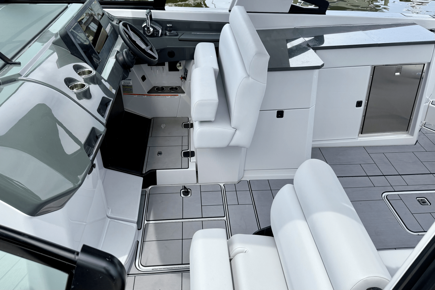 2023 Aviara AV36 Outboard Image Thumbnail #11