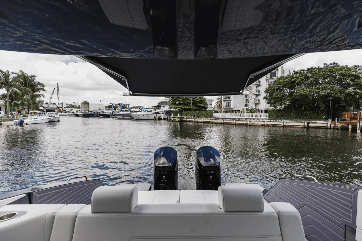 2023 Cruisers Yachts
                                                             42 GLS South Beach Outboard Image Thumbnail #42
