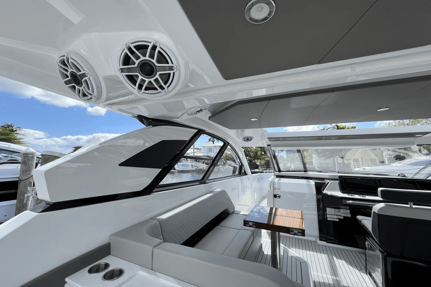 2023 Cruisers Yachts
                                                             50 GLS Outboard Image Thumbnail #10