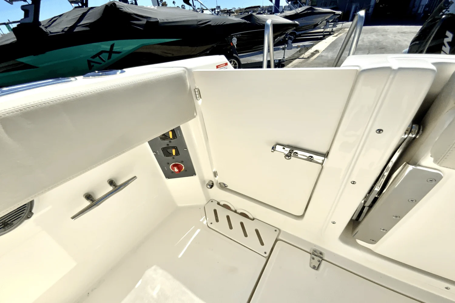 2023 Boston Whaler
                                                             240 Vantage Image Thumbnail #15