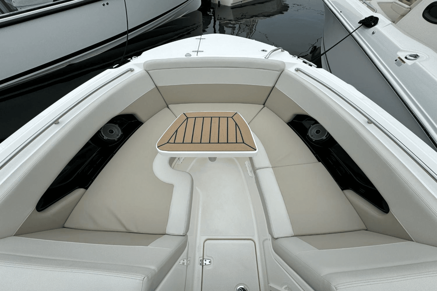 2025 Boston Whaler 240 Vantage Image Thumbnail #26