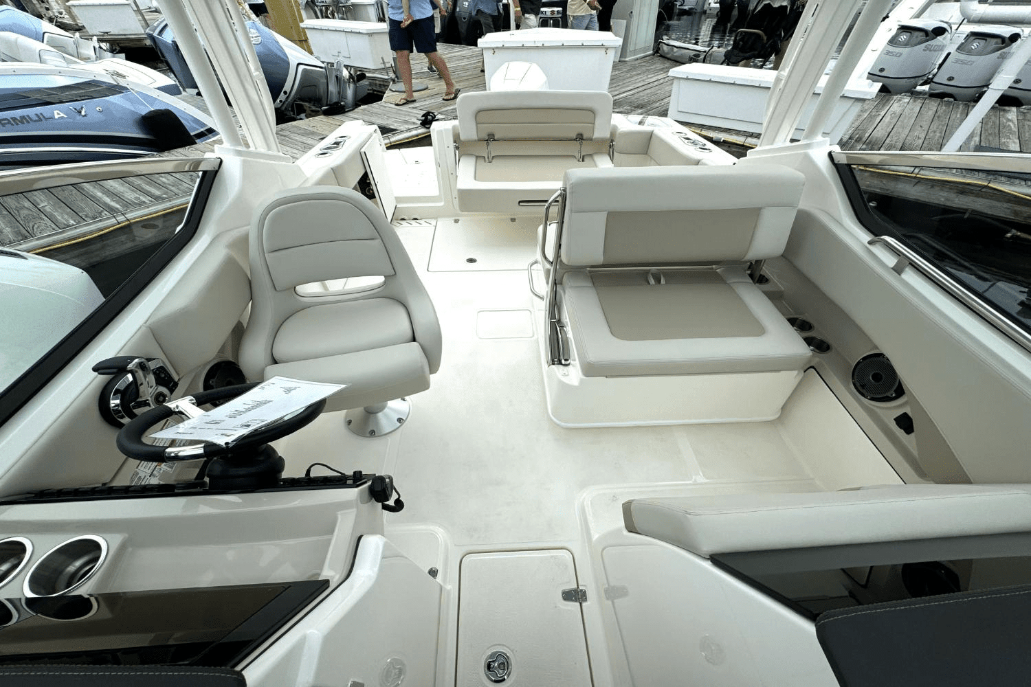 2025 Boston Whaler 240 Vantage Image Thumbnail #18