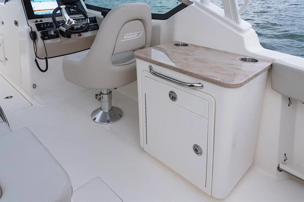 2025 Boston Whaler 240 Vantage Image Thumbnail #46