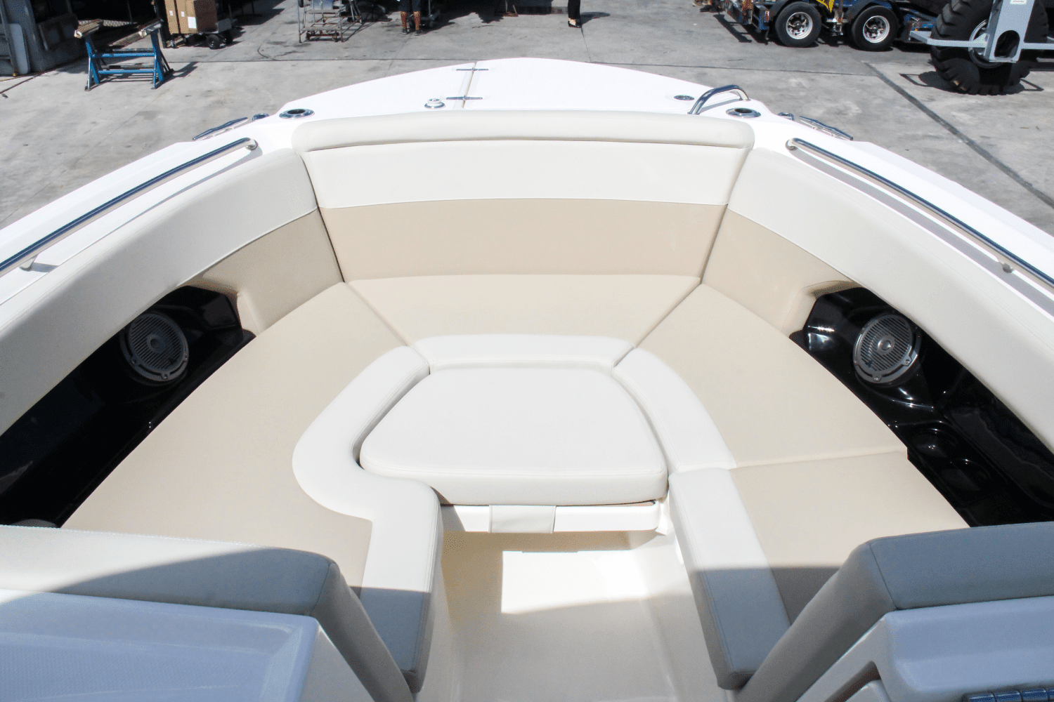 2025 Boston Whaler 240 Vantage Image Thumbnail #33