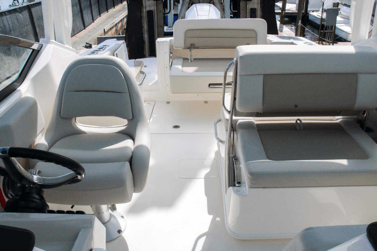 2025 Boston Whaler 240 Vantage Image Thumbnail #25