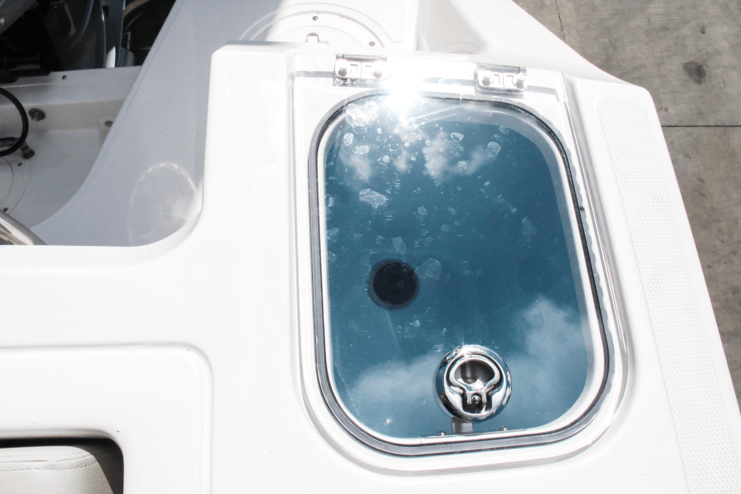 2025 Boston Whaler 240 Vantage Image Thumbnail #18