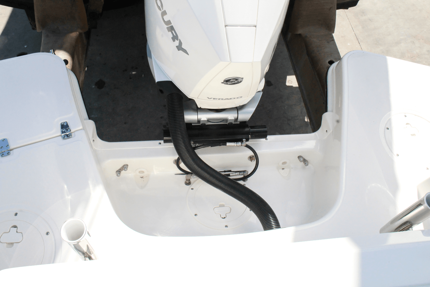 2025 Boston Whaler 240 Vantage Image Thumbnail #11