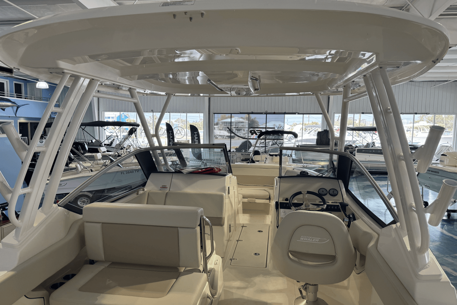 2025 Boston Whaler 240 Vantage Image Thumbnail #4