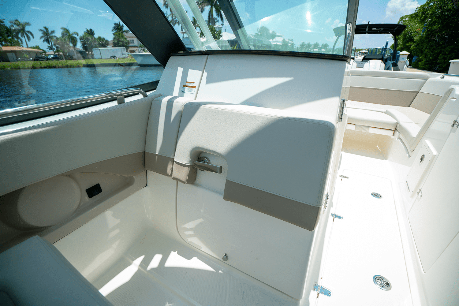 2024 Boston Whaler 240 Vantage Image Thumbnail #16