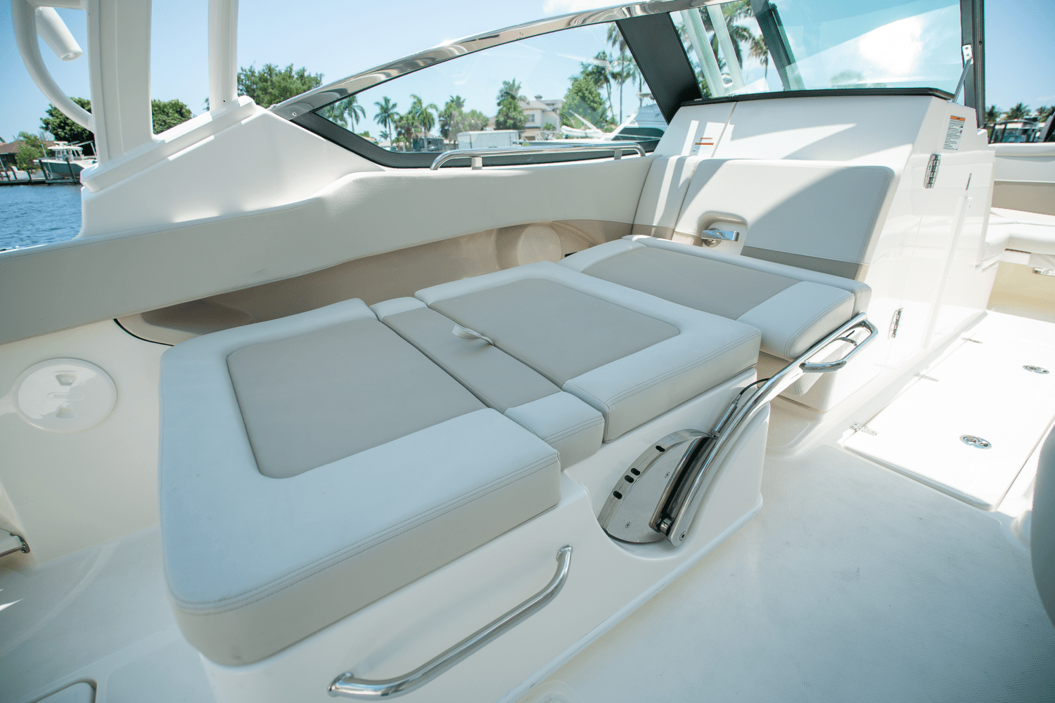 2024 Boston Whaler 240 Vantage Image Thumbnail #15