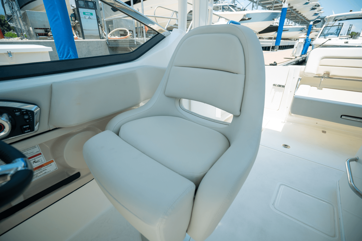 2024 Boston Whaler 240 Vantage Image Thumbnail #13