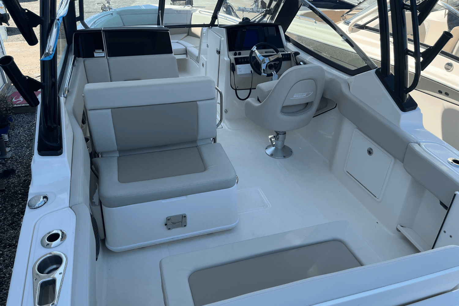 2024 Boston Whaler 240 Vantage Image Thumbnail #4