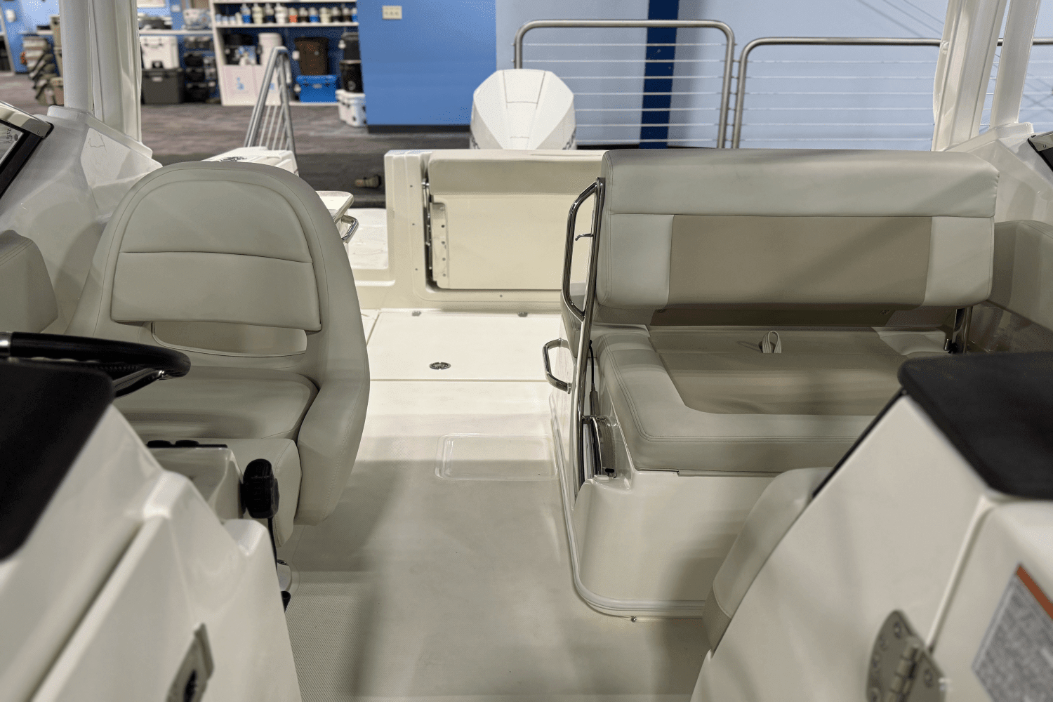 2024 Boston Whaler 240 Vantage Image Thumbnail #15