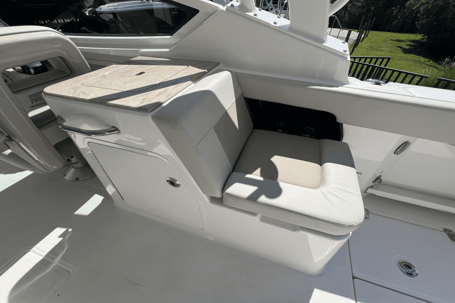 2024 Boston Whaler 280 Vantage Image Thumbnail #8