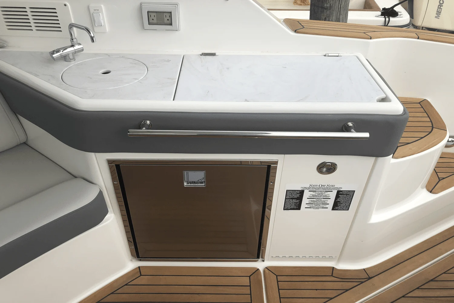 2023 Sea Ray
                                                             Sundancer 320 Outboard Image Thumbnail #14