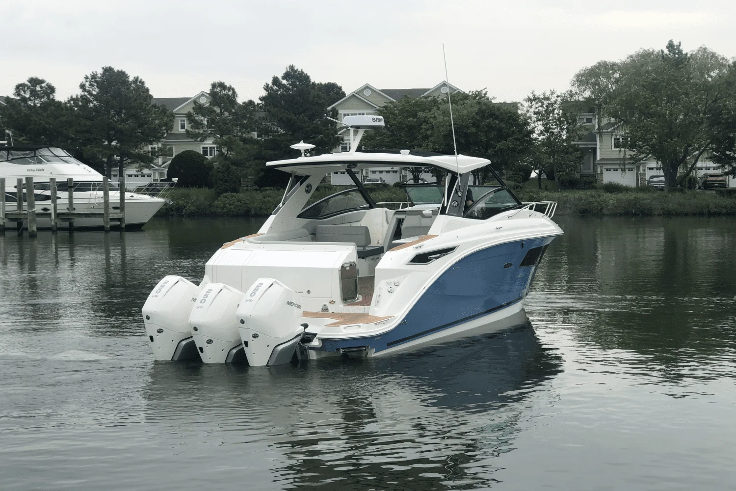 2023 Sea Ray
                                                             Sundancer 320 Outboard Image Thumbnail #3