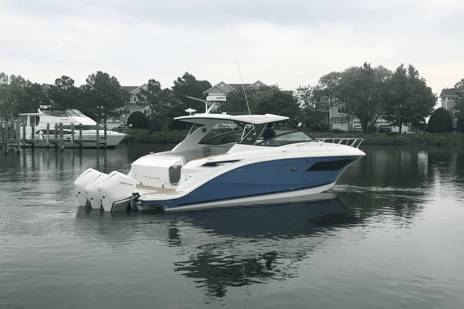 2023 Sea Ray
                                                             Sundancer 320 Outboard Image Thumbnail #2