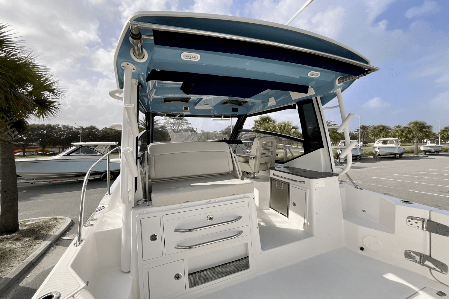 2024 Boston Whaler 325 Conquest Image Thumbnail #12