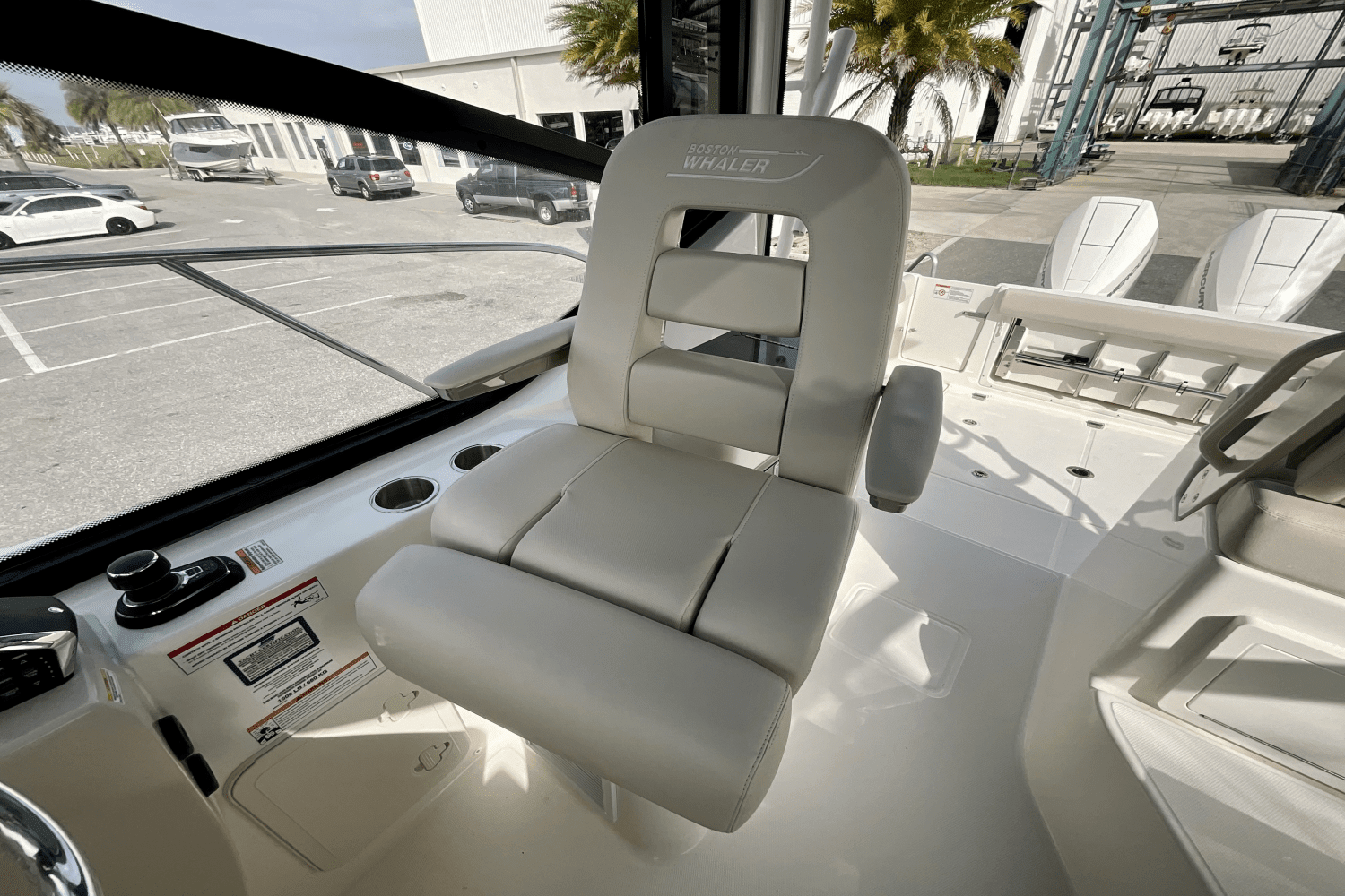 2024 Boston Whaler 325 Conquest Image Thumbnail #6