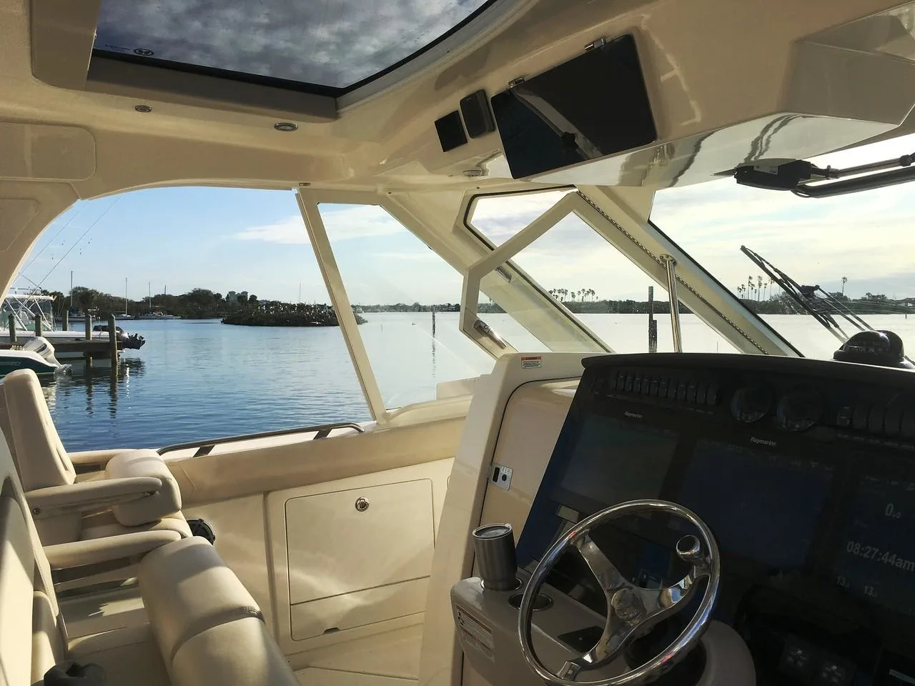 2025 Boston Whaler 380 Realm Image Thumbnail #9