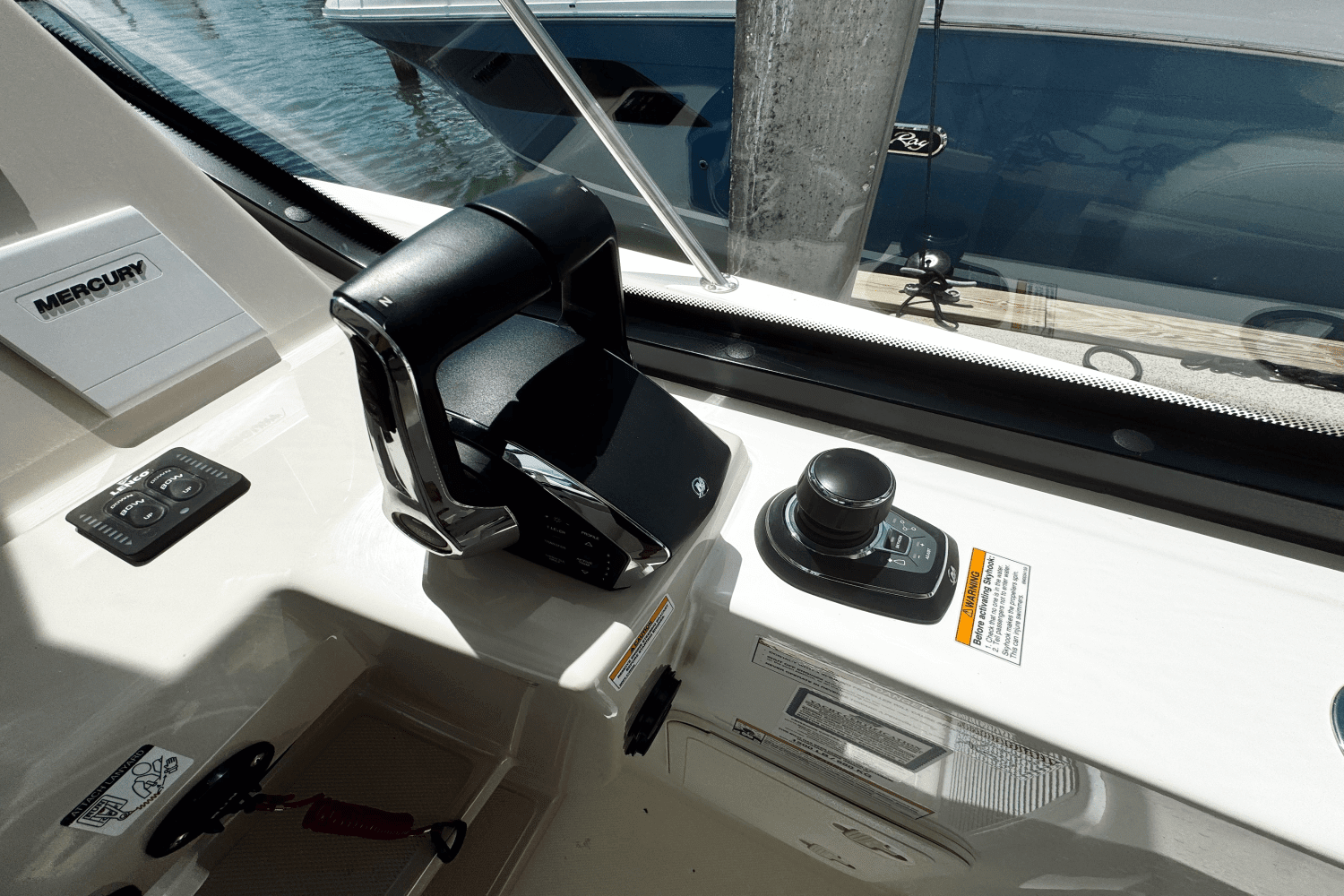 2024 Boston Whaler 325 Conquest Image Thumbnail #14