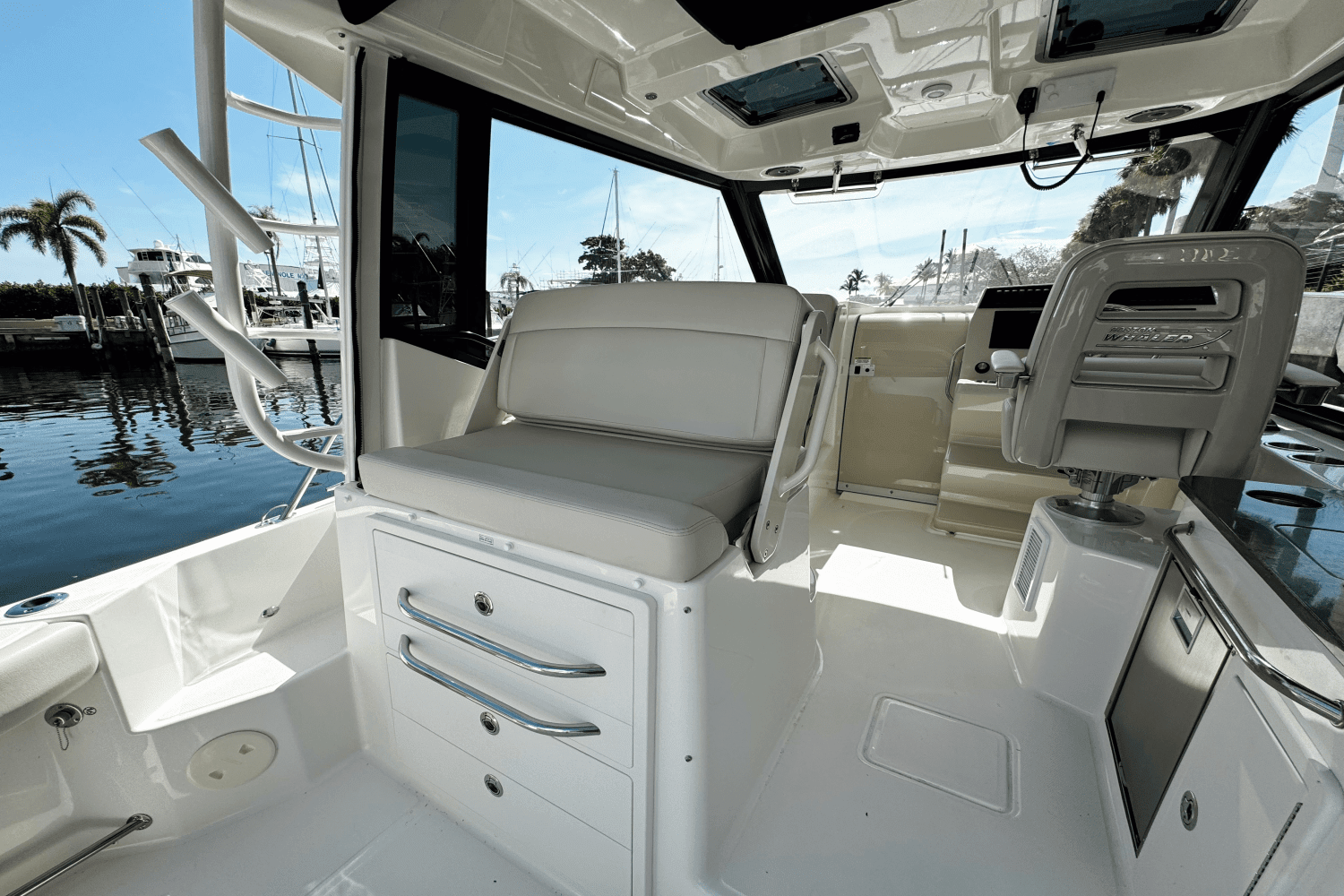 2024 Boston Whaler 325 Conquest Image Thumbnail #20