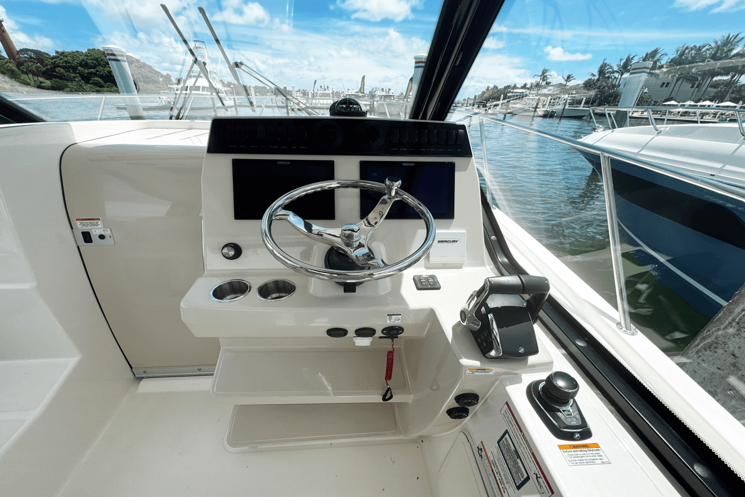 2024 Boston Whaler 325 Conquest Image Thumbnail #15