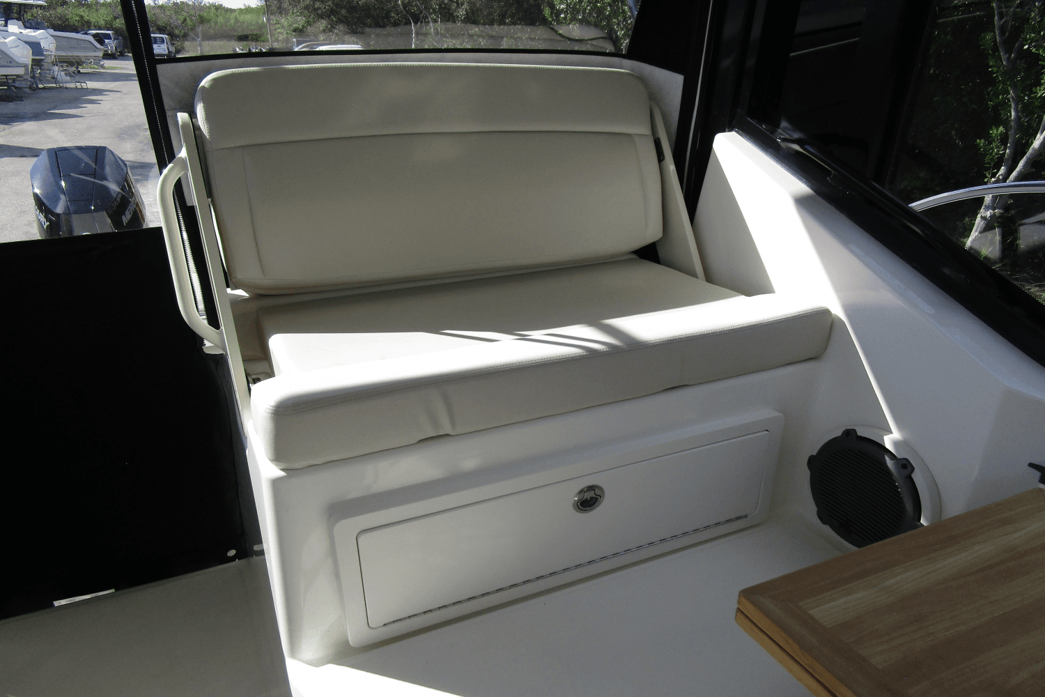 2024 Boston Whaler 325 Conquest Image Thumbnail #16