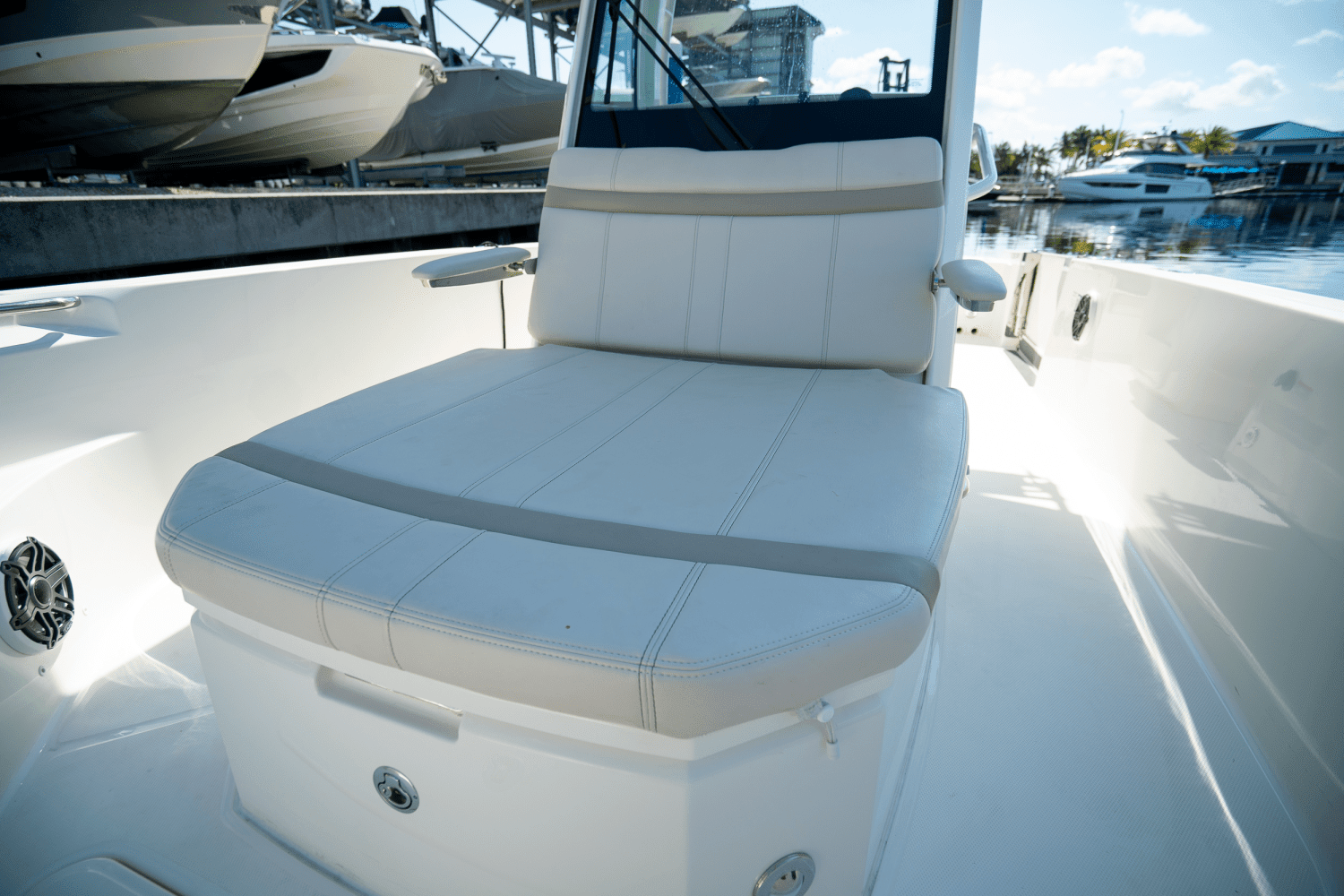 2024 Boston Whaler 280 Dauntless Image Thumbnail #13