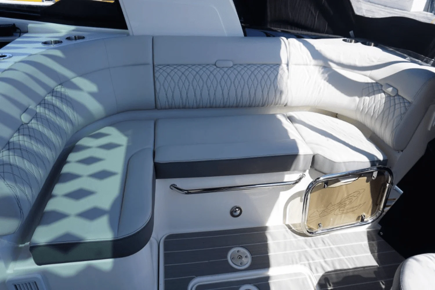 2023 Sea Ray
                                                             Sundancer 370 OB Image Thumbnail #15