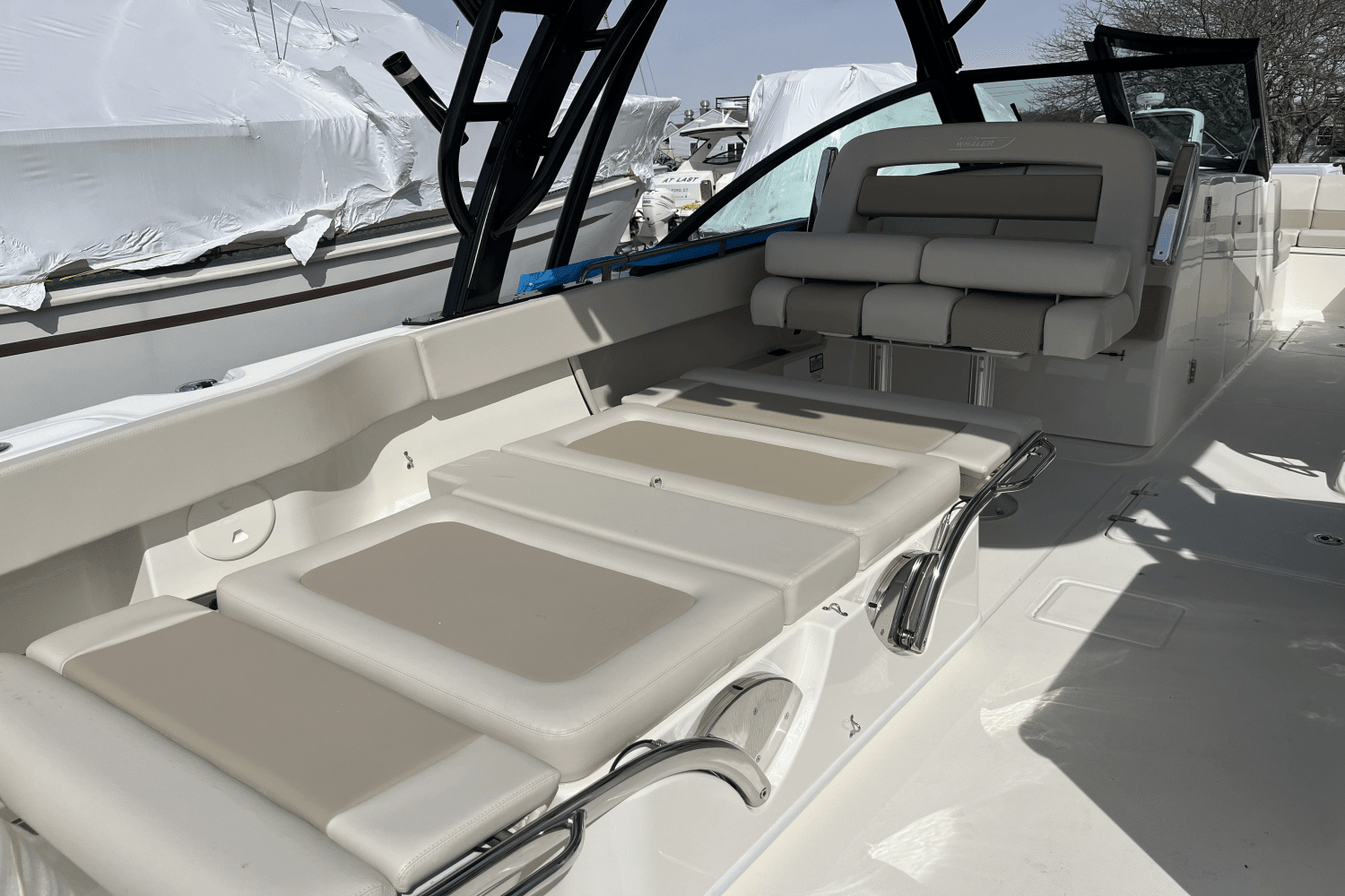 2024 Boston Whaler 320 Vantage Image Thumbnail #11